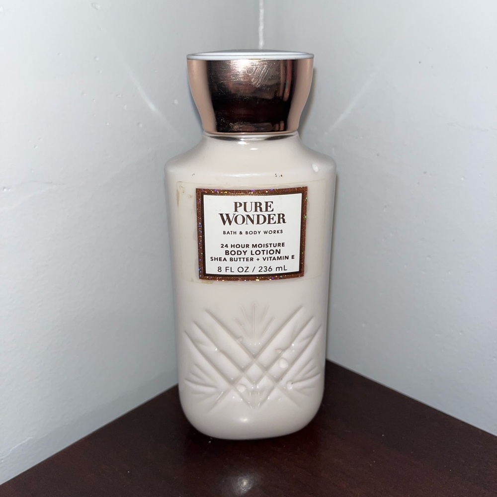 Bath & Body Works Pure Wonder lotion!